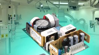 Bild 1: Im ECM140 wurden 120 W bei einer Grundfläche von 5 × 3" erreicht. Der typische Wirkungsgrad von 88% ermöglicht konvetionsgekühlte Geräte. (Archiv: Vogel Business Media)