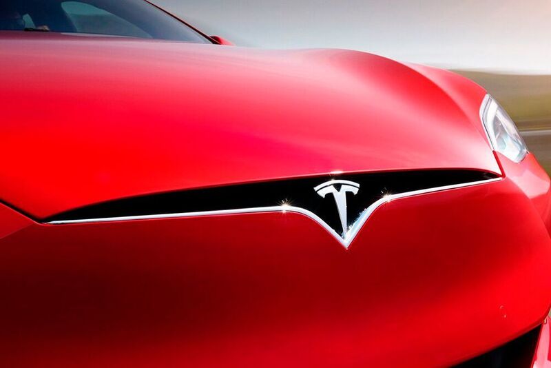 Die Investoren sind überzeugt von Tesla. Der Aktienkurs steigt seit Monaten. Der Börsenwert des kleinen E-Autoherstellers liegt bei 656,5 Milliarden Dollar. (Tesla Motors)