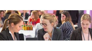 Neben Keynotes, Workshops und Thinktanks sind rege Diskussionen ein wesentliches Element des FIT-Kongresses. (Vogel IT-Medien)