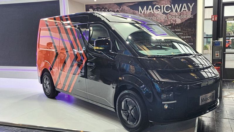 Der chinesische Anbieter Gecko Motors will seinen Elektro-Van Magic Way schon im kommenden Jahr ausliefern.(Bild:  Wehner - VCG)