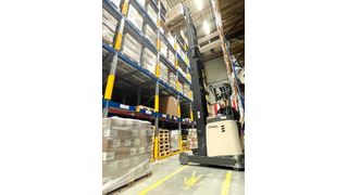 Im erweiterten Kühlhaus von Movianto ermöglicht ein neues Einschubregalsystem eine effizientere Raumnutzung bei konstanter Temperatur. (Bild: Movianto Deutschland GmbH)