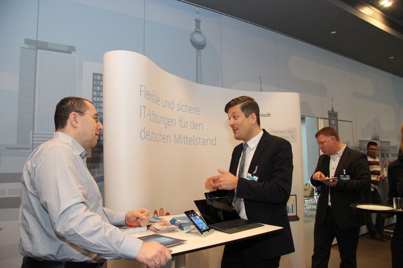 Bei Microsoft konnten sich die Teilnehmer direkt am Demopoint informieren. (Akademie)