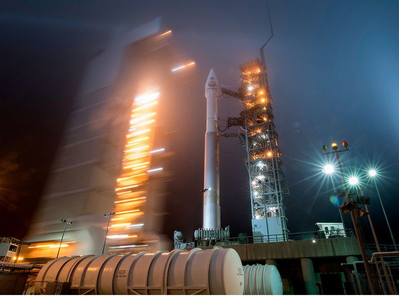 Start der Atlas-Rakete mit dem InSigt-Lander im Gepäck von der Militärbasis in Kalifornien (Bild: NASA)