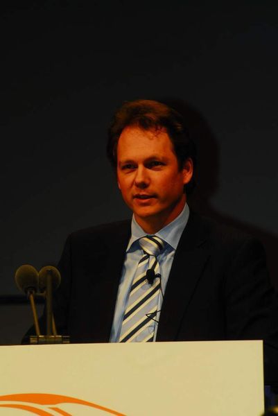 Als verführbar, betitelte Andreas Steinle vom Zukungtsinstitut aus Kelkheim die Automobilkunden. (Archiv: Vogel Business Media)