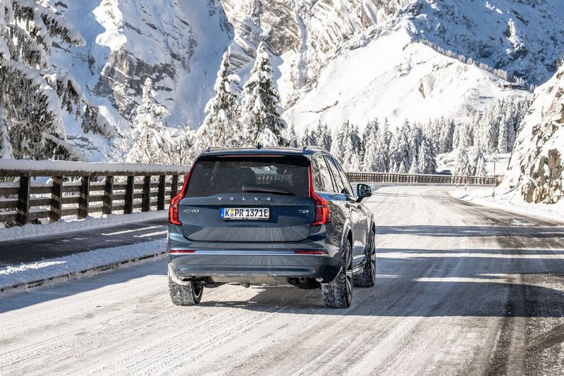Die Heckansicht des XC90. (Bild: Timo Wendt/Volvo)
