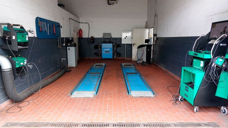 Die Inhaber investieren regelmäßig in neue Werkstattausrüstung und halten den Betrieb so auf dem neuesten Stand.  (Bild: Rosenow – VCG)