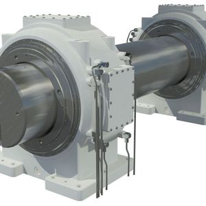 Die hydrostatischen Lager in den Ring-Lünetten können die hohen Kräfte beim Zerspanen der Welle dämpfen.