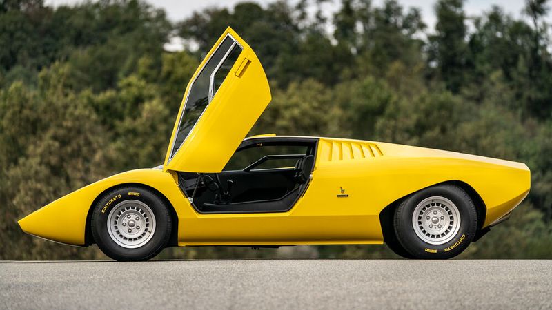 Der Lamborghini wurde in 25.000 Arbeitsstunden gefertigt.  (Bild: Lamborghini)