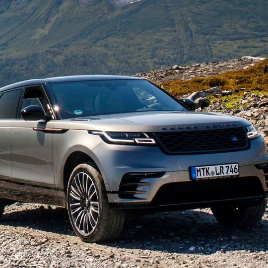 Der Range Rover Velar hat Probleme mit beschlagenden Scheiben in der Kälte. (Bild:  Jaguar Land Rover)