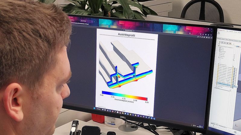 Die digitale Mold Flow Simulation ist bei SLS fester Bestandteil der konstruktiven Optimierung der hauseigenen Extrusionswerkzeuge(Bild:  SLS Kunststoffverarbeitung)