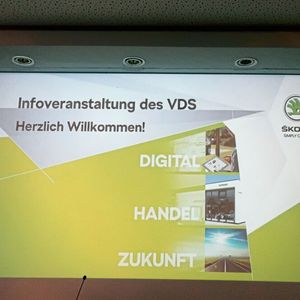 Der Skoda-Partnerverband hatte kurzfristig zu einer Infoveranstaltung zu den neuen Verträgen mit dem Importeur eingeladen. (Bild:  Grimm / »kfz-betrieb«)