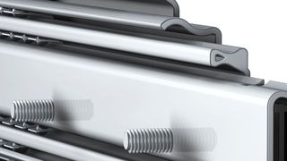 Die robusten und biegesteifen Teleskopschienen sind mit verschiedenen Möglichkeiten für das Öffnen und Schließen erhältlich – beispielsweise mit Verriegelungen. (Indunorm)