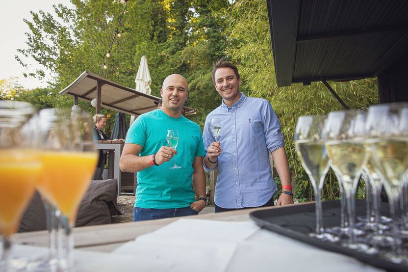 Anwenderkongress Steckverbinder 2023: Die Abendveranstaltung am Dienstag auf dem Nikolaushof mit Blick über Würzburg. (Bild: Stefan Bausewein)