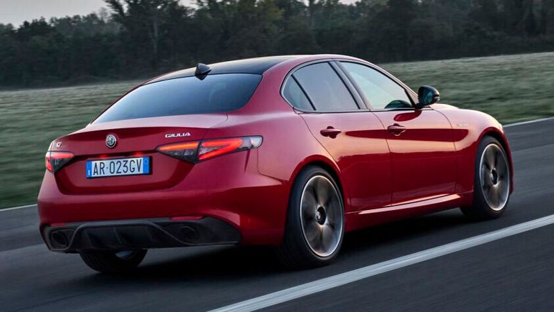 Dass die Limousine schon einige Jahre auf dem Buckel hat, sieht man ihr nicht an. (Bild: Alfa Romeo/Stellantis)