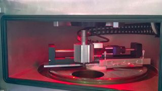 OR Laser stellte auf der formnext 2017 mit Orlas Creator hybrid eine neue Anlage vor, die 3D- Druck und Fräsarbeiten in sich vereint. (D.Quitter/konstruktionspraxis)