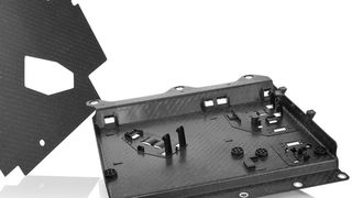 Aus endlosfaserverstärktem, thermoplastischen Verbundwerkstoff besteht dieses in Dünnwandtechnik hergestellte Strukturbauteil, wie Lanxess beschreibt. Diese, als Modulträgerplatte bezeichnete Neuheit, werde ihren Einsatz im S-Klasse-Cabrio von Mercedes-Benz finden. (Lanxess)