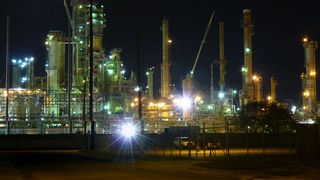 Aserbaidschan plant, einen Raffinerie- und Petrochemie-Komplex zu errichten. (Bild: terry ross; CC BY 2.0; http://creativecommons.org/licenses/by-sa/2.0/deed.de)