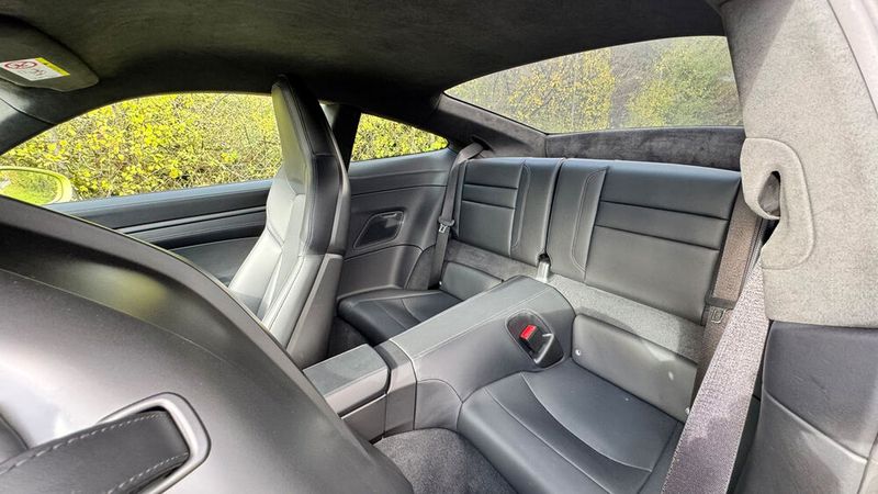 Notsitze: Für kurze Strecken reicht der Platz im Fond – für ausgewachsene Personen wird's aber eng. (Bild: Schreiner – VCG)