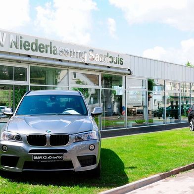 Die BMW-Niederlassung in Saarlouis soll spätestens 2027 geschlossen werden. (Bild: bing.com)