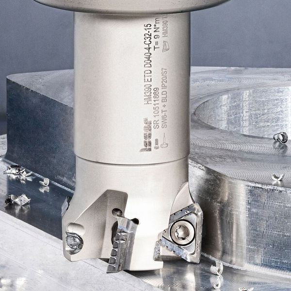 Die gezahnte Schneidkante der «Heli3Mill»-WSP ist für das Hochleistungsfräsen von NE-Werkstoffen konzipiert. (Bild: Iscar)