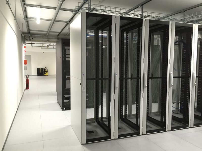 Das Sichtbare im IT-Raum eines Rechenzentrums. (Bild: IPB)