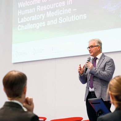 With direct ties to the trade show, the Medica Labmed Forum bridges the gap between current scientific developments and practical healthcare issues. (Source: Constanze Tillmann/Messe Düsseldorf)