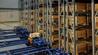 Nach den Investitionen in die Modernisierung der Schweinfurter Zylinderrollen- und Großlagerfertigung bringt SKF nun auch die dortige Logistik auf den jüngsten Stand der Technik. (SKF)