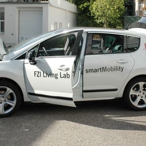 Im Zentrum des Projektes Autoples steht die Erforschung eines marktfähigen, nutzerorientierten, energieeffizienten, technologisch und ökonomisch zukunftsweisenden Park- und Ladesystems für den schnellen Durchbruch der Elektromobilität.