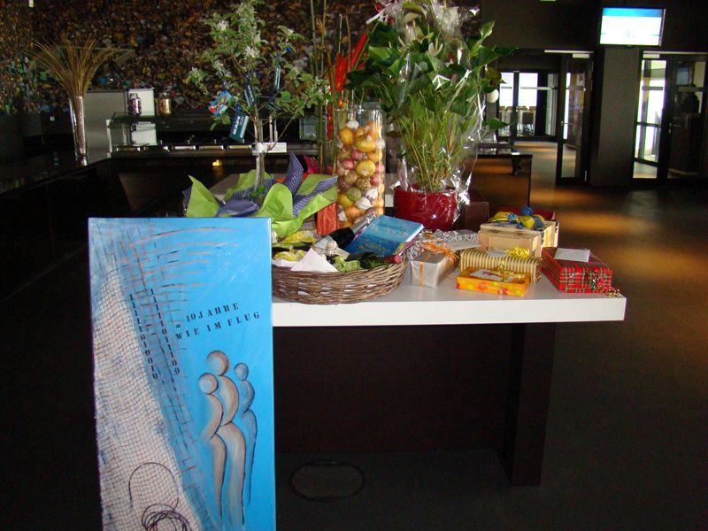 Tisch mit Gastgeschenken (Archiv: Vogel Business Media)