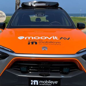 Auch die Mobileye-Lidareinheit ist immer noch recht sperrig, dürfte aber bald schon durch neuere Technik ersetzt werden.(Bild:  Mobileye)