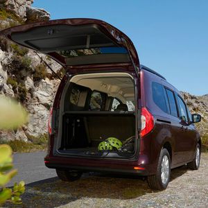 Das Gepäckteil schluckt viel Gepäck.(Bild:  Mercedes)