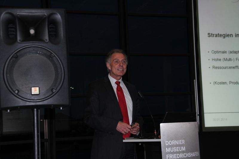 Prof. Dr.-Ing. Klaus Drechsler, Vorstandsvorsitzender des Spitzenclusters MAI Carbon und Inhaber des Lehrstuhls für Carbon Composites an der Technischen Universität München...  (Königsreuther)