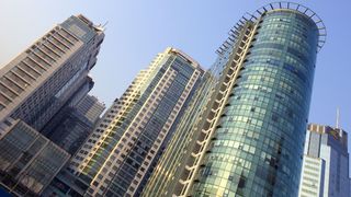 Stark automatisierte Gebäude verbrauchen nur halb so viel Energie wie Gebäude ohne Automation, wie eine Studie im Auftrag des ZVEI zeigt.  (Bild: Siemens)