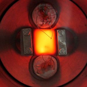 Der abgebildete Drahtnetzreaktor ermöglicht Forschern, die Pyrolyse und Vergasung von Feststoffen in einem kleinen Maßstab zu untersuchen – unter vergleichbaren Bedingungen von industriellen Anlagen.