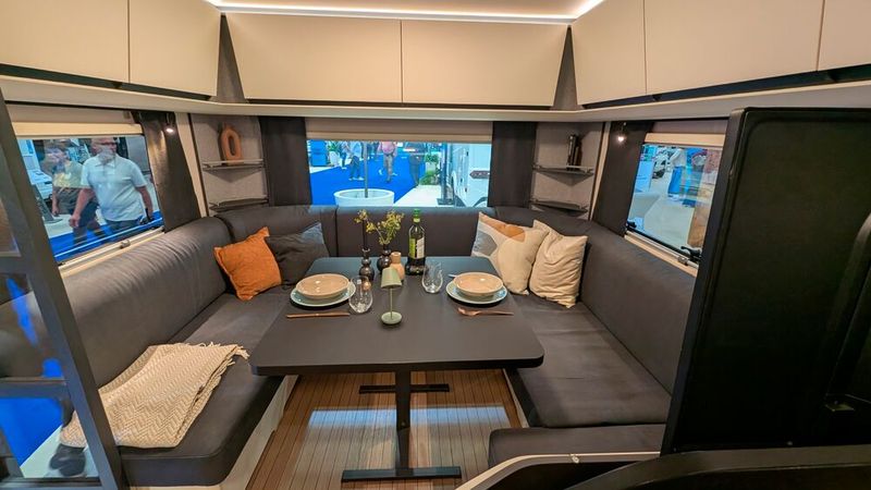 Einige Elemente in der Designstudie, wie Tischplatten oder Abdeckungen, sind magnetisch. (Bild: Mauritz – VCG)