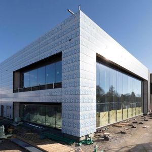 (Jaguar Land Rover_2018)