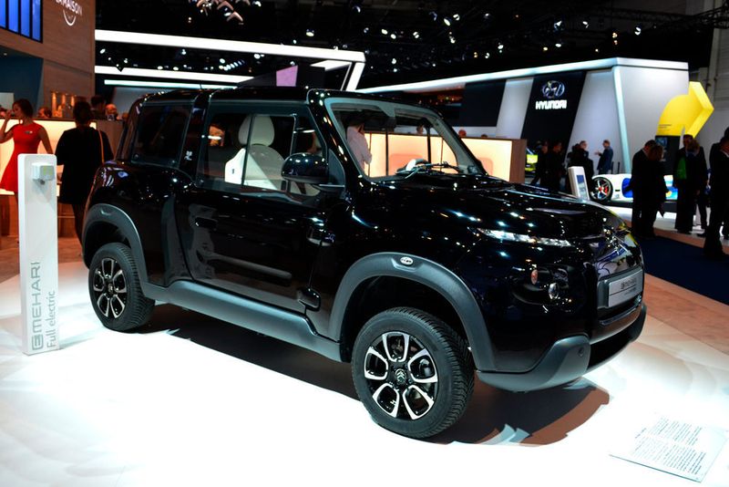 Außerdem zeigen die Franzosen den E-Mehari als Sondermodell „Styled by Courreges“. (Seyerlein/»kfz-betrieb«)