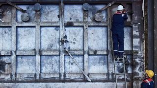 Mit einem XXL-Glühofen und Schweißrobotern war Jebens für die Komplettanfertigung der Großbauteile gerüstet. (Jebens)