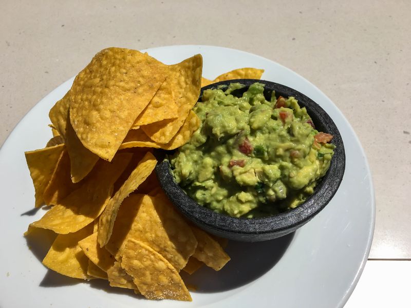 Platz 19: Tortilla Chips (4,5 Prozent )Die mexikanische Ursprungsvariante der Maismehlchips bleibt, mit 4,5 Prozent in 2016, weit hinter den Kartoffelchips zurück.    Weitere interessante Beiträge rund um das Thema Süßigkeiten & Ernährung:    - Dossier Übergewicht & Ernährung      - Woher kommt der Schmelz der Schokolade?      - Unnachahmliche Süße: über die Schwierigkeit vom Zucker zu lassen    (Bild: Marco Verch - Eigenes Werk, CC BY 2.0, https://upload.wikimedia.org/wikipedia/commons/3/34/Yellow_tortilla_chips_with_guacamole.jpg) (Bild: Marco Verch)