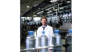 Herbert Schlossnikl, Vostand Produktion, Technik bei Vöslauer Mineralwasser: „Bis 2018 haben wir hier keinen Modernisierungsbedarf, und wenn der Bedarf überproportional wachsen sollte, können wir einfach den Redundanzkompressor zuschalten.“ (Voeslauer)