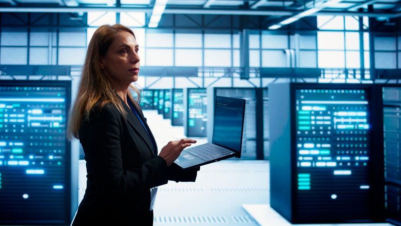 „Ksmanage“ überwacht Server, Hardware-Komponenten und KI-Workloads für eine automatisierte Fehlererkennung und Vorbeugung von Ausfällen.(Bild:  Kaytus)