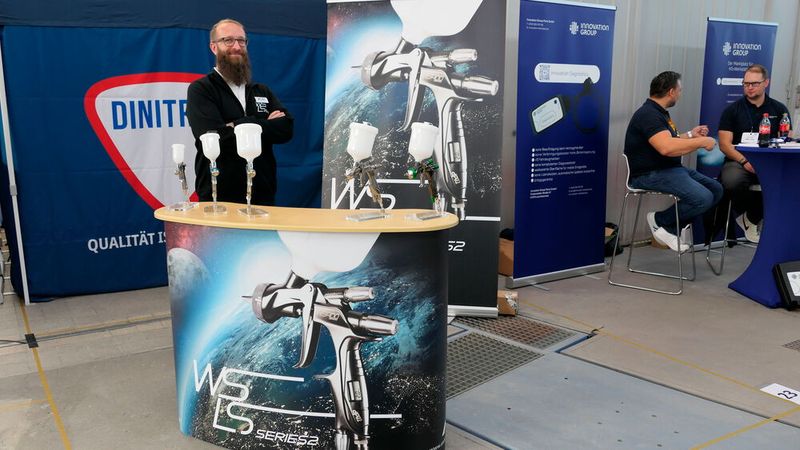 Die Produktpalette von Anest Iwata umfasst verschiedene Lackierpistolenlinien, Pumpen sowie Lackierzubehör. (Bild: Wenz | VCG)