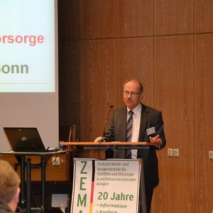 „Die Analyse von Unfällen ermöglicht es, Schwachstellen im Prozess zu erkennen und vorbeugende Maßnahmen umzusetzen“, sagte Dr. Wolfgang Gierke vom Bundesministerium für Umwelt, Naturschutz und Reaktorsicherheit (BMU).
