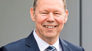 Andreas Blecker, Geschäftsführer der TÜV Rheinland Schaden- und Wertgutachten GmbH, zeigt sich mit der wirtschaftlichen Entwicklung sehr zufrieden. (Bild: HANNE ENGWAL)