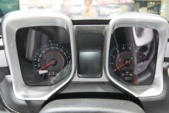 Die interessantesten Tachos der IAA 2011: Chevrolet Camaro (Archiv: Vogel Business Media)