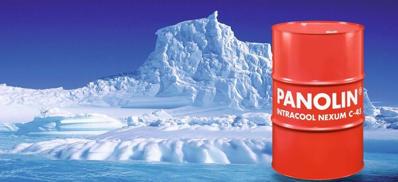 Das REACH-konforme Panolin Intracool Nexum C-45 wird aus hautfreundlichen Basisölen und Additiven hergestellt. (Panolin)