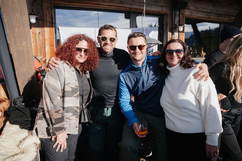(v. l.) Besa Agaj (IT-BUSINESS), Dominik Feilen (IT-Haus), David Iwaniuk (Fsas) und Lilli Kos (IT-BUSINESS) (Bild: Manuel Emme Fotografie)