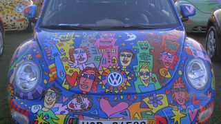 Bunt ist beim Beetle Trumpf. Das galt erst recht beim Treffen in Travemünde. (VW)