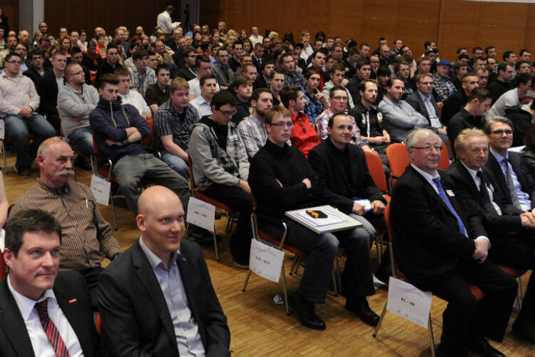 Interessierte Zuhörer: voll besetzter Saal der Congresshalle bei der Freisprechung des Saarländischen Kfz-Verbandes. (Foto: Kfz-Verband)