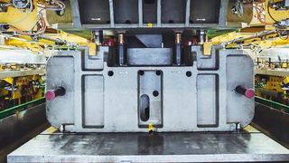 Ein effektives Sicherheitssystem wird eine Linie sofort abschalten und so mögliche Unfälle vermeiden und einen schnellen Neustart ermöglichen.  (Omron)